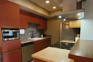 7557 N Dreamy Draw Dr, Phoenix, AZ 85020 - Photo 1