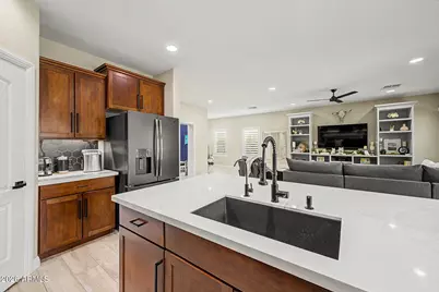 21117 N 37th Run, Phoenix, AZ 85050 - Photo 15