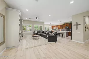 21117 N 37th Run, Phoenix, AZ 85050 - Photo 3