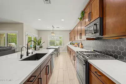21117 N 37th Run, Phoenix, AZ 85050 - Photo 13