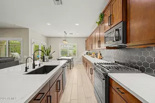 21117 N 37th Run, Phoenix, AZ 85050 - Photo 13
