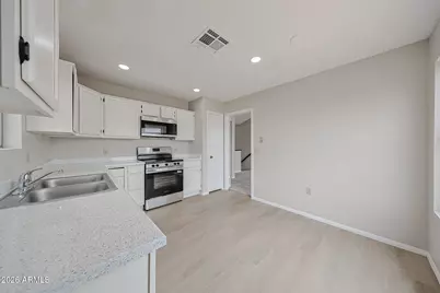 6910 N 78th Avenue, Glendale, AZ 85303 - Photo 13