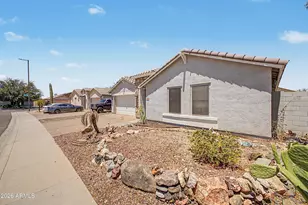 25652 W Rio Vista Ln, Buckeye, AZ 85326 - Photo 3