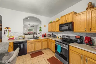 6434 S 10th Dr, Phoenix, AZ 85041 - Photo 11