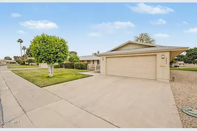 10840 W Caron Drive, Sun City, AZ 85351 - Photo 3