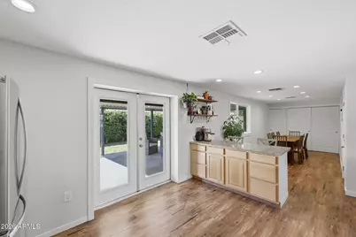 10840 W Caron Drive, Sun City, AZ 85351 - Photo 11