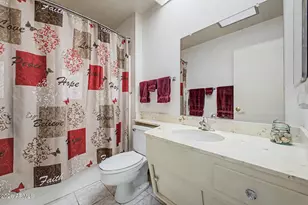 10840 W Caron Dr, Sun City, AZ 85351 - Photo 25