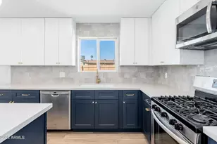 2002 N 54th Ln, Phoenix, AZ 85035 - Photo 15
