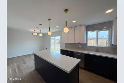 2002 N 54th Lane, Phoenix, AZ 85035 - Photo 5