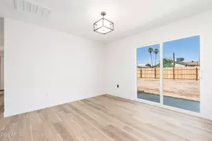 2002 N 54th Ln, Phoenix, AZ 85035 - Photo 11