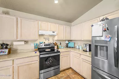 8401 W Laurel Lane, Peoria, AZ 85345 - Photo 7