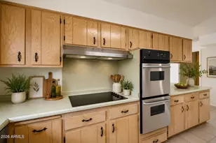 10636 W Mission Ln, Sun City, AZ 85351 - Photo 9