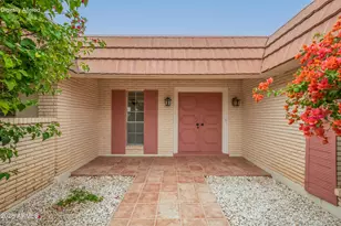 10636 W Mission Ln, Sun City, AZ 85351 - Photo 7