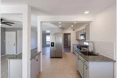 11417 N Hacienda Drive, Sun City, AZ 85351 - Photo 7