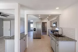 11417 N Hacienda Dr, Sun City, AZ 85351 - Photo 7
