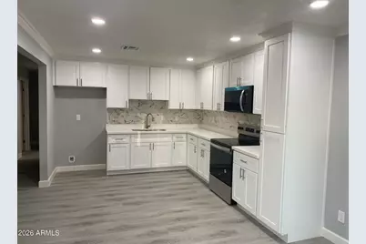 515 W La Mirada Drive, Phoenix, AZ 85041 - Photo 7