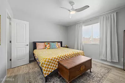 5211 S 43rd Place, Phoenix, AZ 85040 - Photo 17
