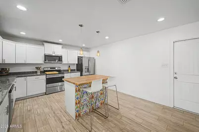 5211 S 43rd Place, Phoenix, AZ 85040 - Photo 13