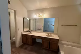 685 E Linda Ln, Gilbert, AZ 85234 - Photo 17