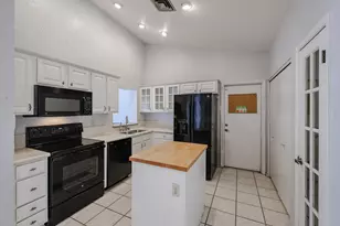 1822 E Bluefield Ave, Phoenix, AZ 85022 - Photo 3