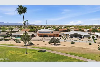 18221 N Willowbrook Drive, Sun City, AZ 85373 - Photo 9