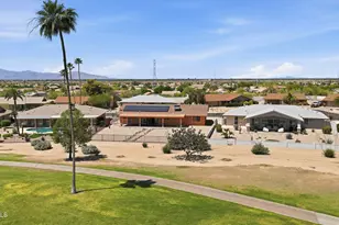 18221 N Willowbrook Dr, Sun City, AZ 85373 - Photo 9