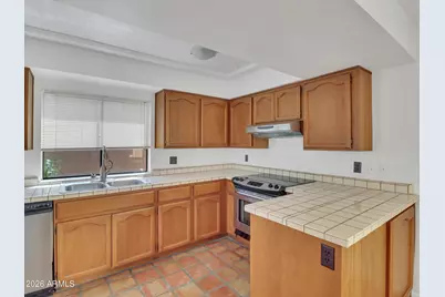 1010 E Becker Lane, Phoenix, AZ 85020 - Photo 17