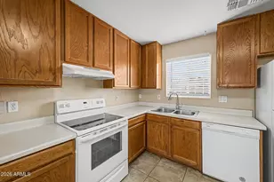 2434 E Roeser Rd, Phoenix, AZ 85040 - Photo 13