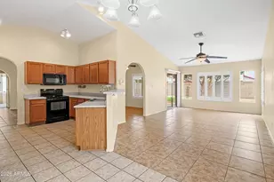 10919 W Lawrence Ln, Peoria, AZ 85345 - Photo 15