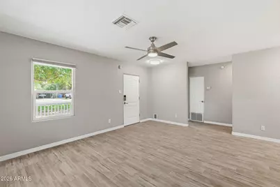 1046 E Clarendon Avenue, Phoenix, AZ 85014 - Photo 5