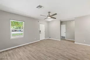 1046 E Clarendon Ave, Phoenix, AZ 85014 - Photo 5