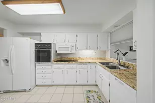 9914 W Bright Angel Cir, Sun City, AZ 85351 - Photo 3