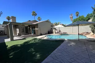 924 E Escuda Dr, Phoenix, AZ 85024 - Photo 1