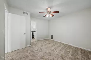 906 E Escuda Dr, Phoenix, AZ 85024 - Photo 17