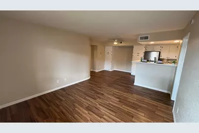 3601 W Tierra Buena Lane #Unit 155, Phoenix, AZ 85053 - Photo 3