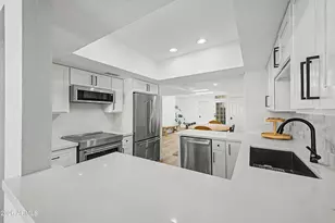 3800 E Lincoln Dr, Phoenix, AZ 85018 - Photo 9