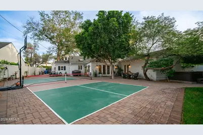 3244 E Weldon Avenue, Phoenix, AZ 85018 - Photo 15