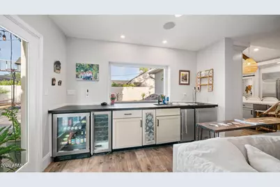 3244 E Weldon Avenue, Phoenix, AZ 85018 - Photo 37