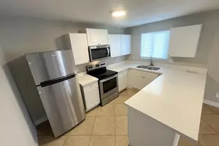 4512 N 81st Dr, Phoenix, AZ 85033 - Photo 3