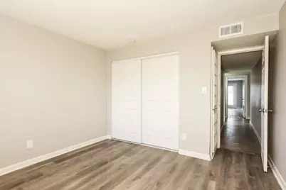 4512 N 81st Drive, Phoenix, AZ 85033 - Photo 5
