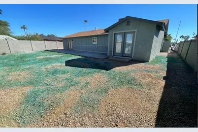 4512 N 81st Drive, Phoenix, AZ 85033 - Photo 7