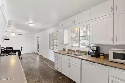 317 E Griswold Road, Phoenix, AZ 85020 - Photo 37