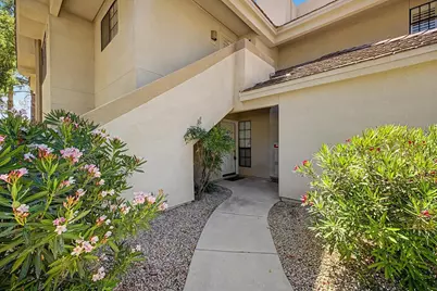 6885 E Cochise Road #Apt 142, Paradise Valley, AZ 85253 - Photo 3