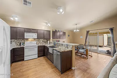 9051 W Raven Drive, Arizona City, AZ 85123 - Photo 7