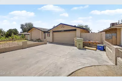 8926 N 55th Avenue, Glendale, AZ 85302 - Photo 1