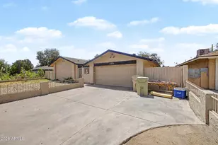 8926 N 55th Ave, Glendale, AZ 85302 - Photo 1