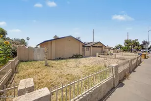 8926 N 55th Ave, Glendale, AZ 85302 - Photo 3