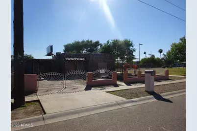 2821 E Adams Street, Phoenix, AZ 85034 - Photo 3