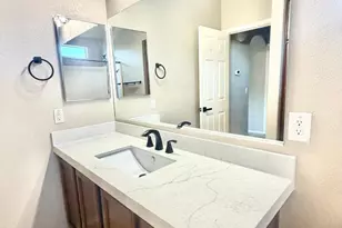 2725 E Mine Creek Rd, Phoenix, AZ 85024 - Photo 13