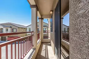 2725 E Mine Creek Rd, Phoenix, AZ 85024 - Photo 15